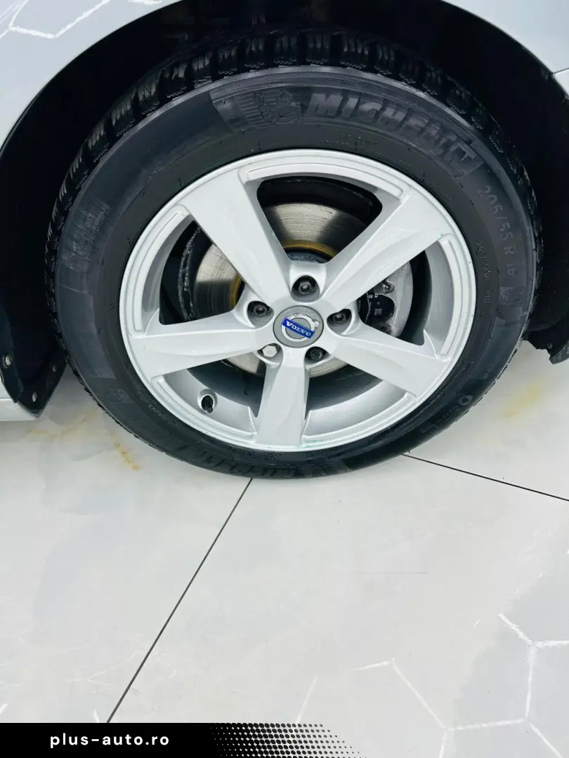 VOLVO V40 2015 1.6D E5 Garantie 12 Luni Rate Avans 0 Doar Cu
