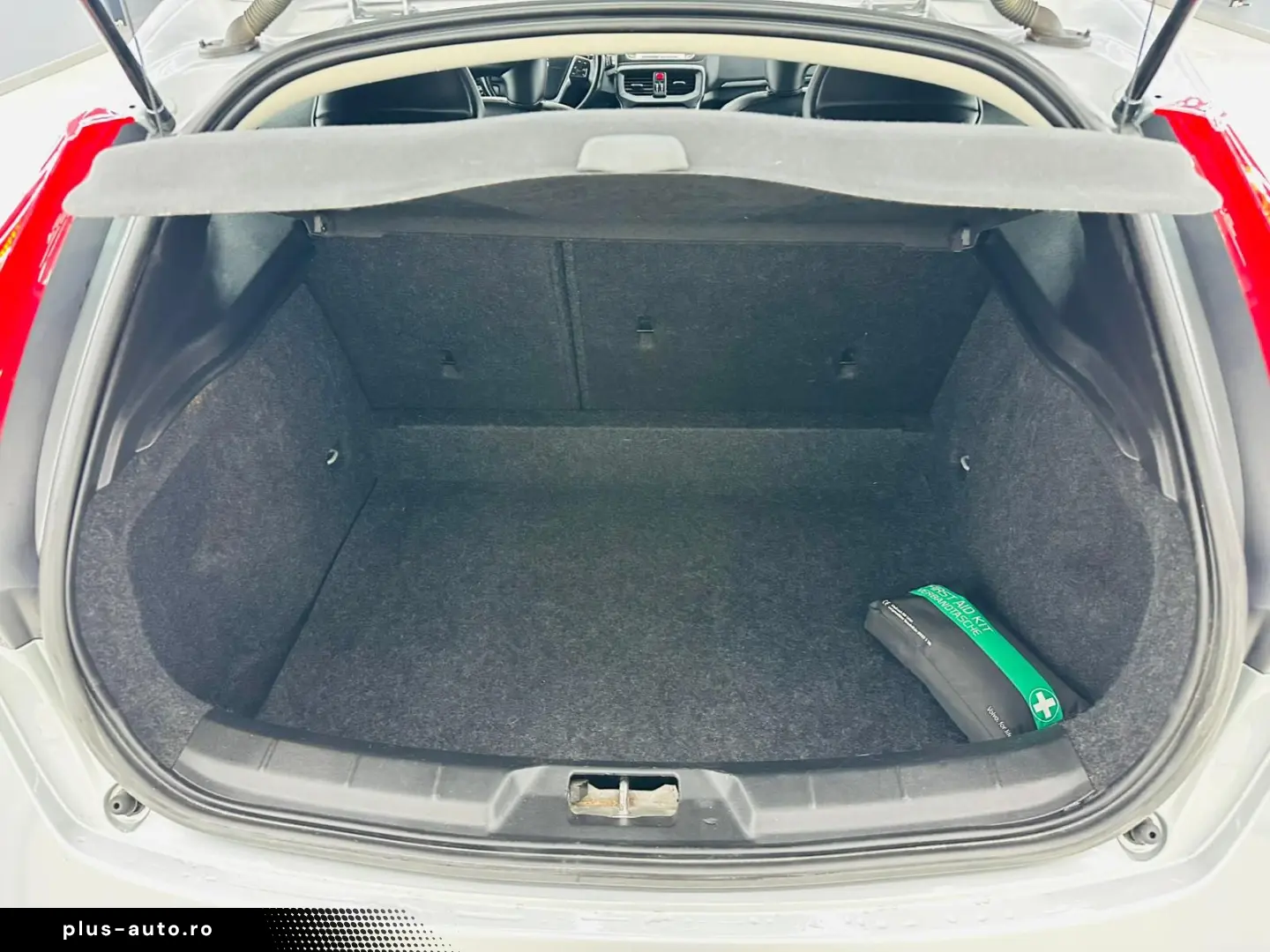VOLVO V40 2015 1.6D E5 Garantie 12 Luni Rate Avans 0 Doar Cu