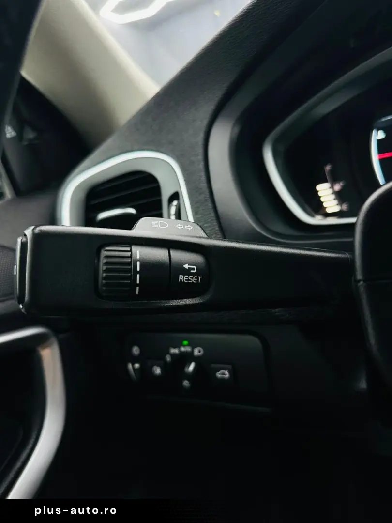 VOLVO V40 2015 1.6D E5 Garantie 12 Luni Rate Avans 0 Doar Cu