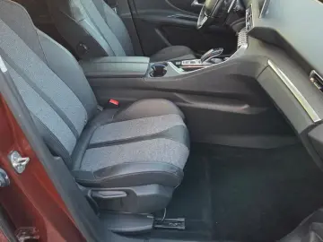 Peugeot 3008 1.5 dci automata an 2019 impecabila km reali