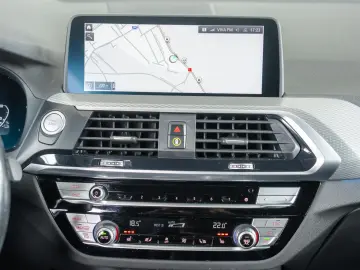 BMW X3 30e