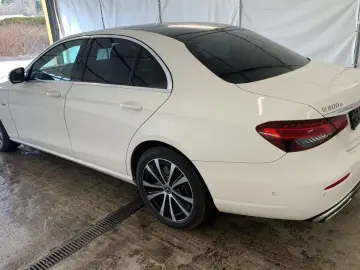 MERCEDES-BENZ E 300 e Lim. Avantgarde Virtual Pano Kam