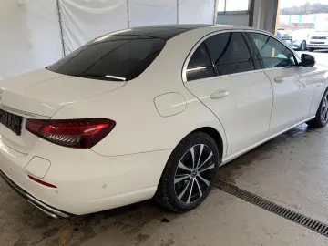 MERCEDES-BENZ E 300 e Lim. Avantgarde Virtual Pano Kam