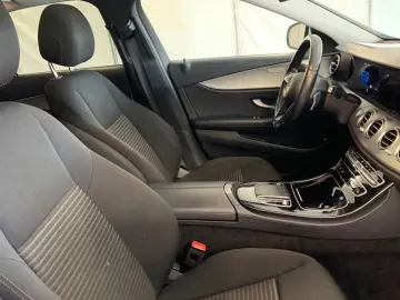 MERCEDES-BENZ E 300 e Lim. Avantgarde Virtual Pano Kam
