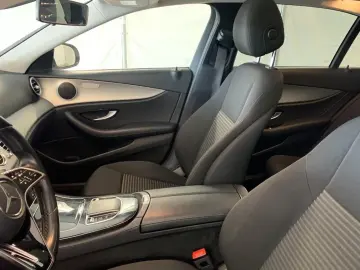 MERCEDES-BENZ E 300 e Lim. Avantgarde Virtual Pano Kam