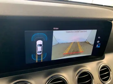 MERCEDES-BENZ E 300 e Lim. Avantgarde Virtual Pano Kam