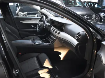 MERCEDES-BENZ E 300 e Lim. AVANTGARDE LED AHK NAVI WIDE