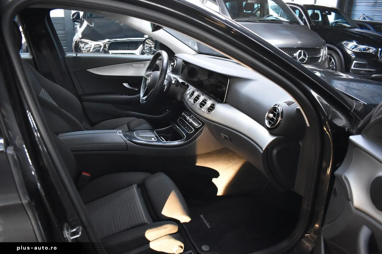 MERCEDES-BENZ E 300 e Lim. AVANTGARDE LED AHK NAVI WIDE