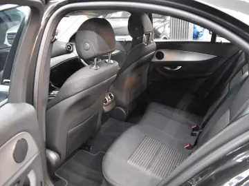 MERCEDES-BENZ E 300 e Lim. AVANTGARDE LED AHK NAVI WIDE