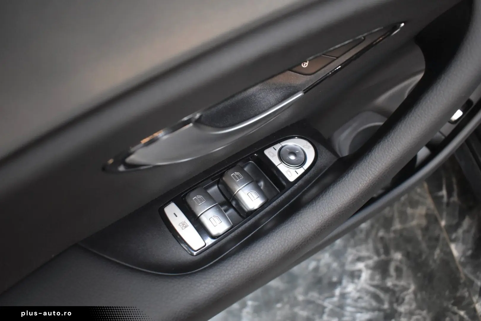 MERCEDES-BENZ E 300 e Lim. AVANTGARDE LED AHK NAVI WIDE