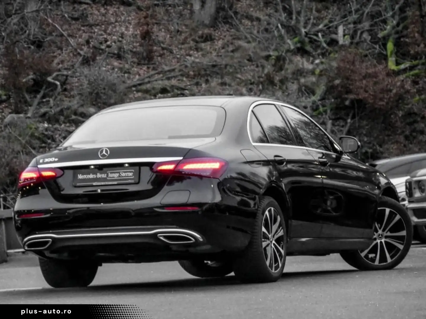 MERCEDES-BENZ E 300e Avantgarde AHK LED Kamera Navi