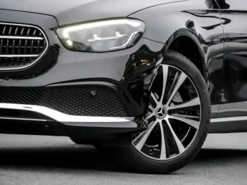 MERCEDES-BENZ E 300e Avantgarde AHK LED Kamera Navi