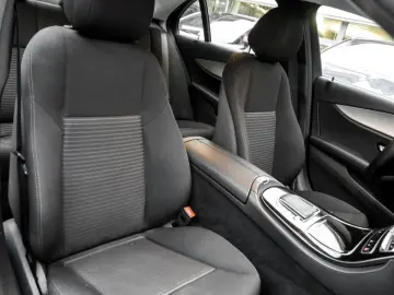 MERCEDES-BENZ E 300e Avantgarde AHK LED Kamera Navi