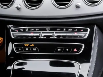 MERCEDES-BENZ E 300e Avantgarde AHK LED Kamera Navi