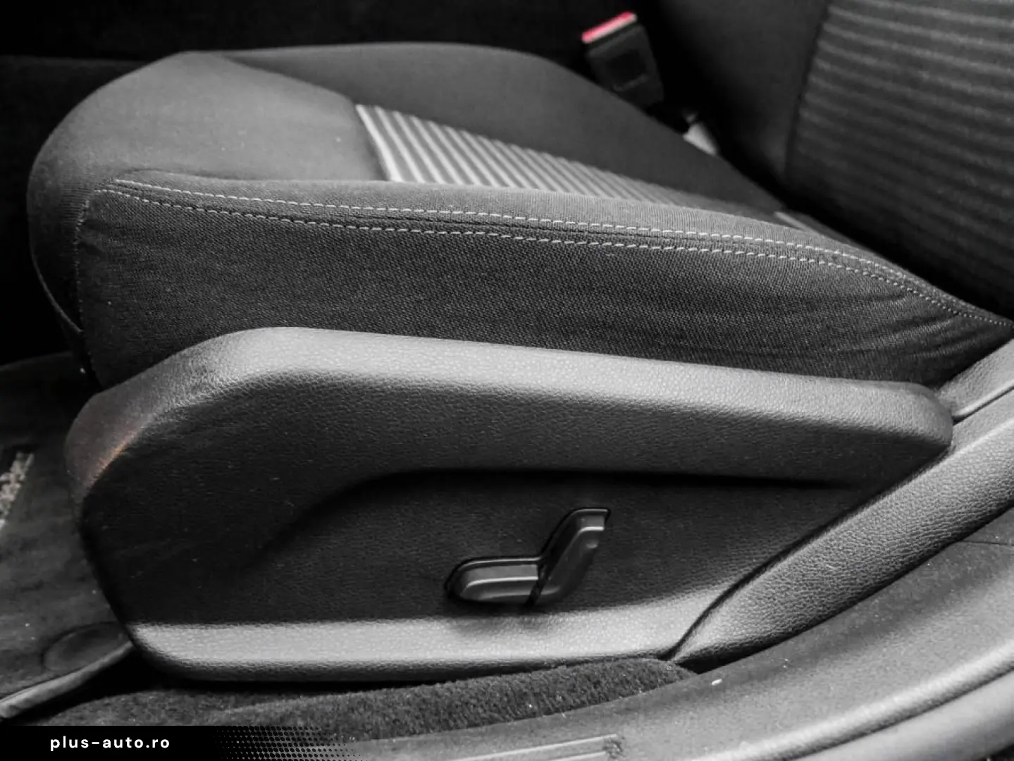 MERCEDES-BENZ E 300e Avantgarde AHK LED Kamera Navi