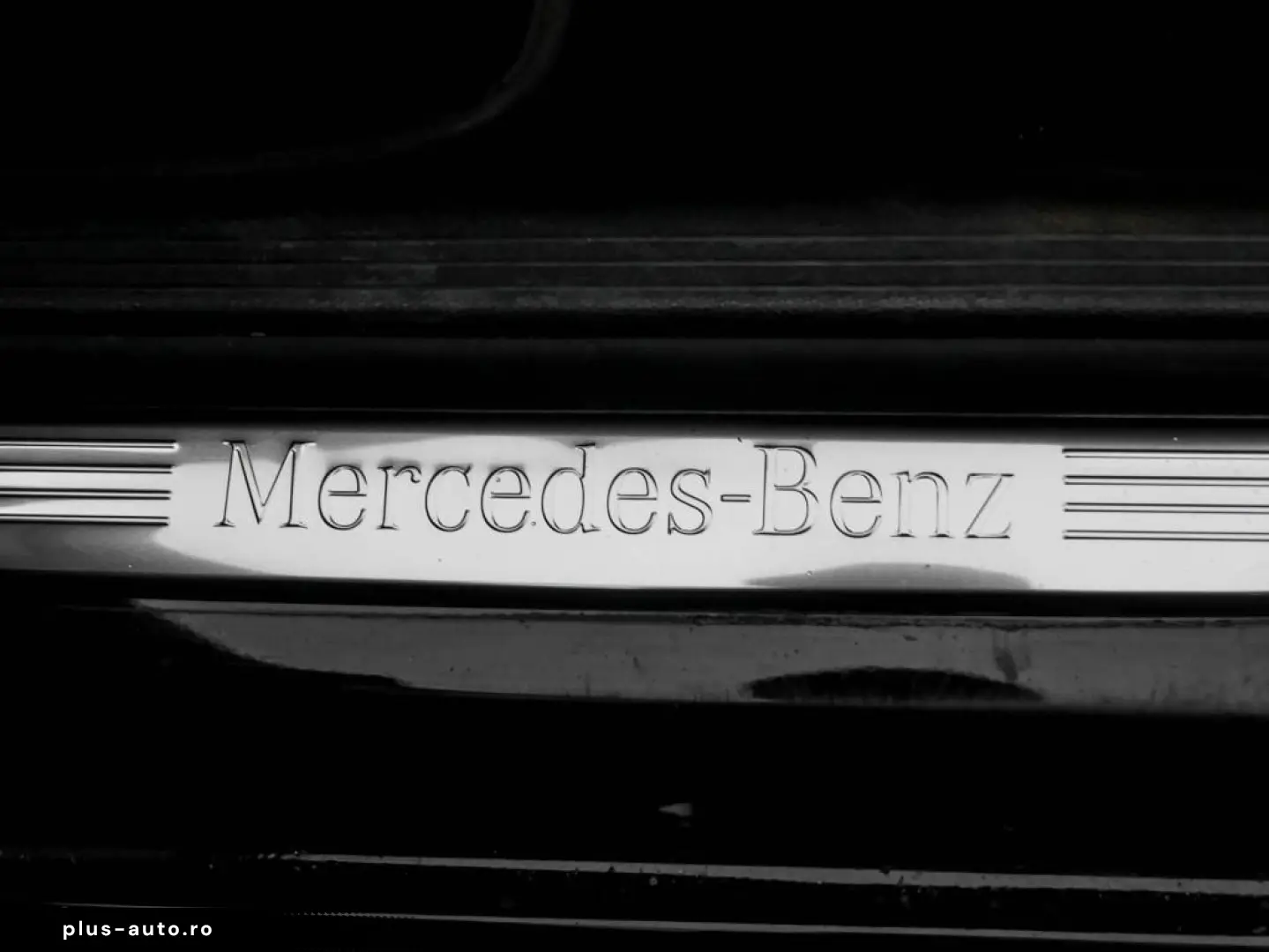 MERCEDES-BENZ E 300e Avantgarde AHK LED Kamera Navi