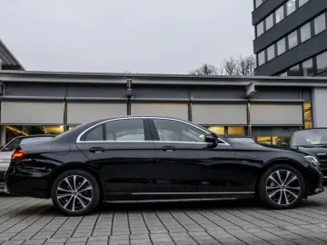MERCEDES-BENZ E 300e Avantgarde AHK LED Kamera Navi