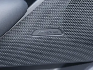LAND ROVER Range Rover Velar D300 Dynamic SE Black Pack - 2