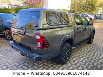 TOYOTA Hilux 2.8 D Invicible 4x4 KLIMA LED Navi