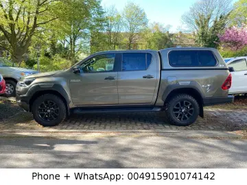 TOYOTA Hilux 2.8 D Invicible 4x4 KLIMA LED Navi