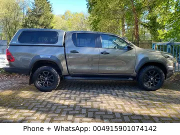 TOYOTA Hilux 2.8 D Invicible 4x4 KLIMA LED Navi