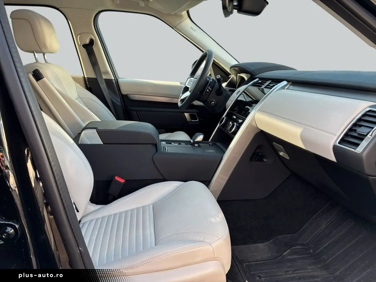 LAND ROVER Discovery D250 Dynamic SE
