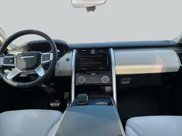 LAND ROVER Discovery D250 Dynamic SE