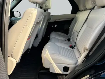 LAND ROVER Discovery D250 Dynamic SE