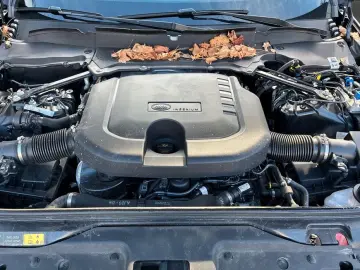 LAND ROVER Discovery D250 Dynamic SE