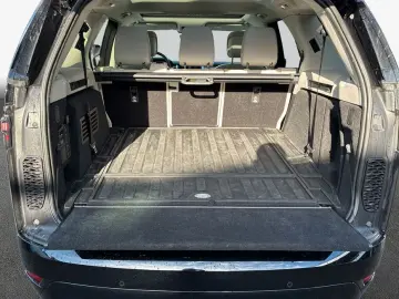 LAND ROVER Discovery D250 Dynamic SE