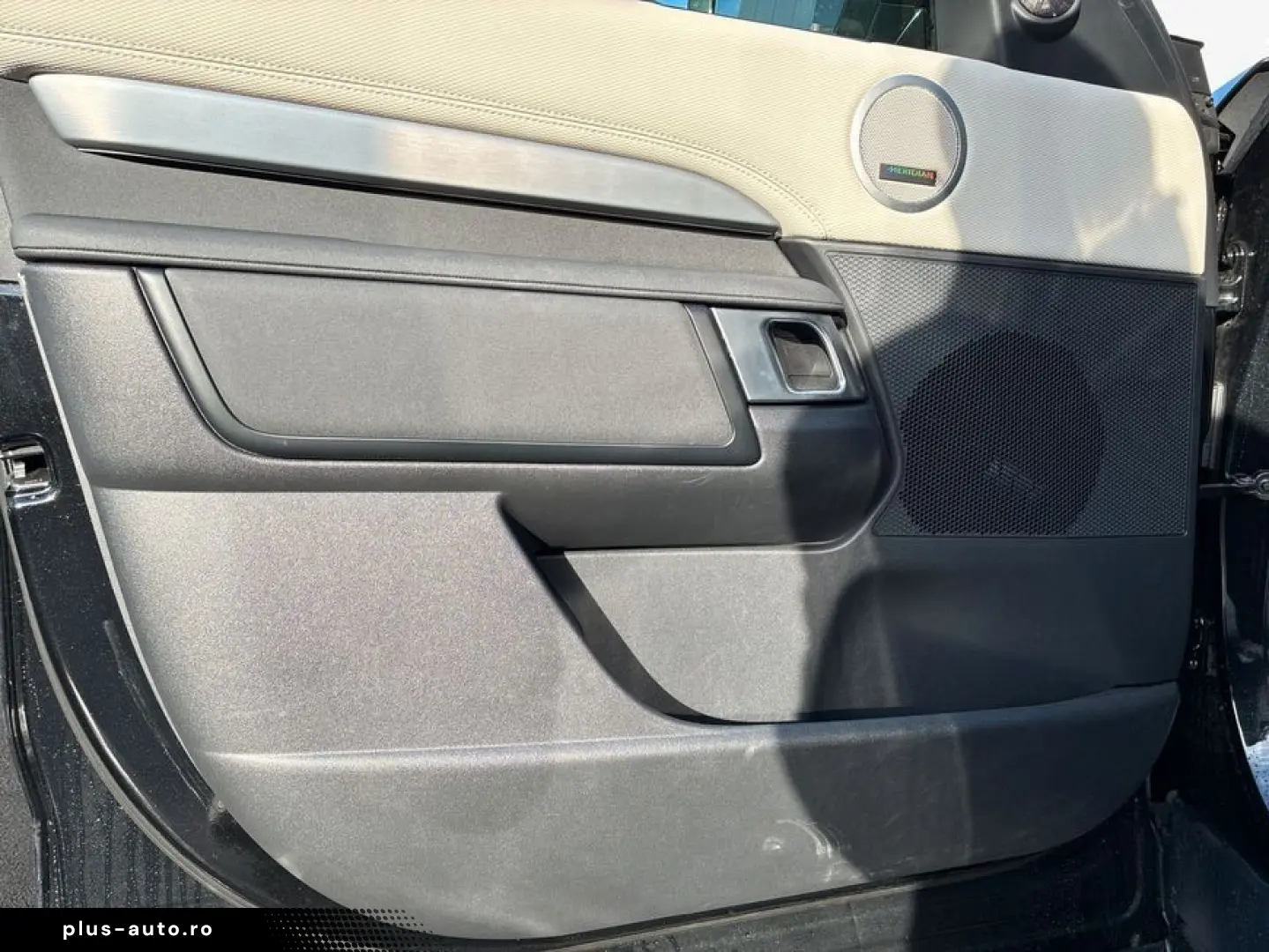LAND ROVER Discovery D250 Dynamic SE