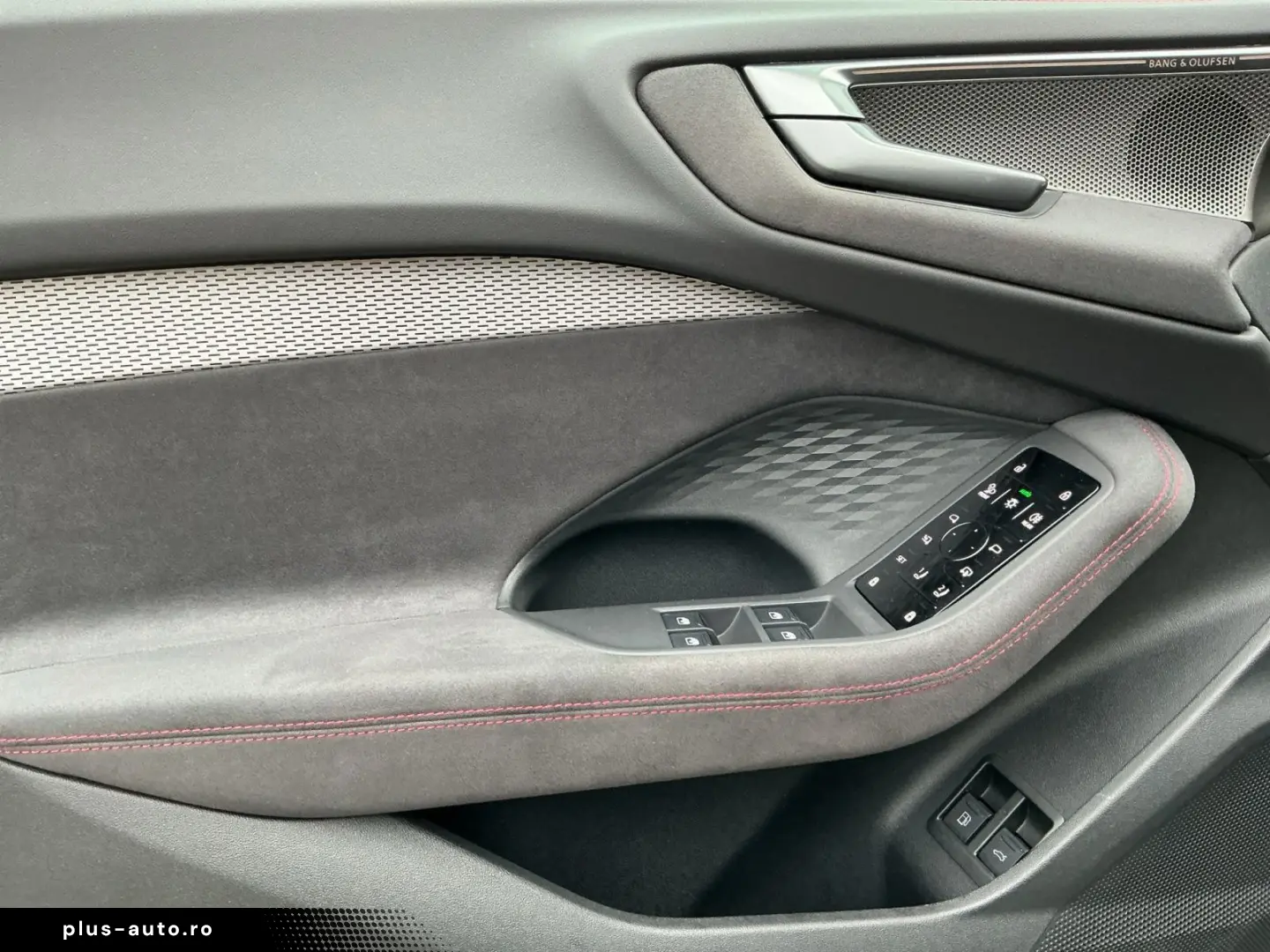 AUDI A5 Avant e-hybrid 220kW S-LINE MATRIX B&O PANO