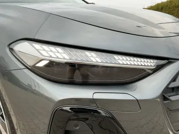 AUDI A5 Avant e-hybrid 220kW S-LINE MATRIX B&O PANO