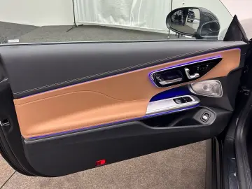 MERCEDES-BENZ CLE 300 4M AMG Panorama Burmester Stan&hellip;