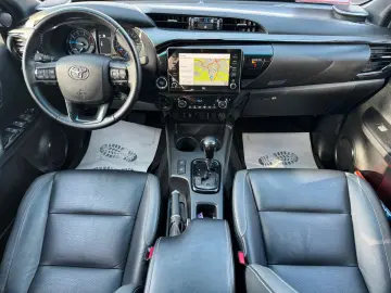 TOYOTA Hilux 2.8 D-4D Invincible 4x4
