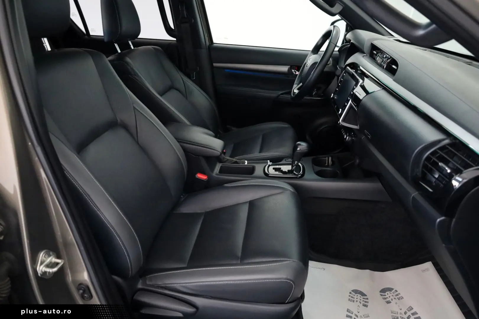 TOYOTA Hilux 2.8 D-4D Invincible 4x4