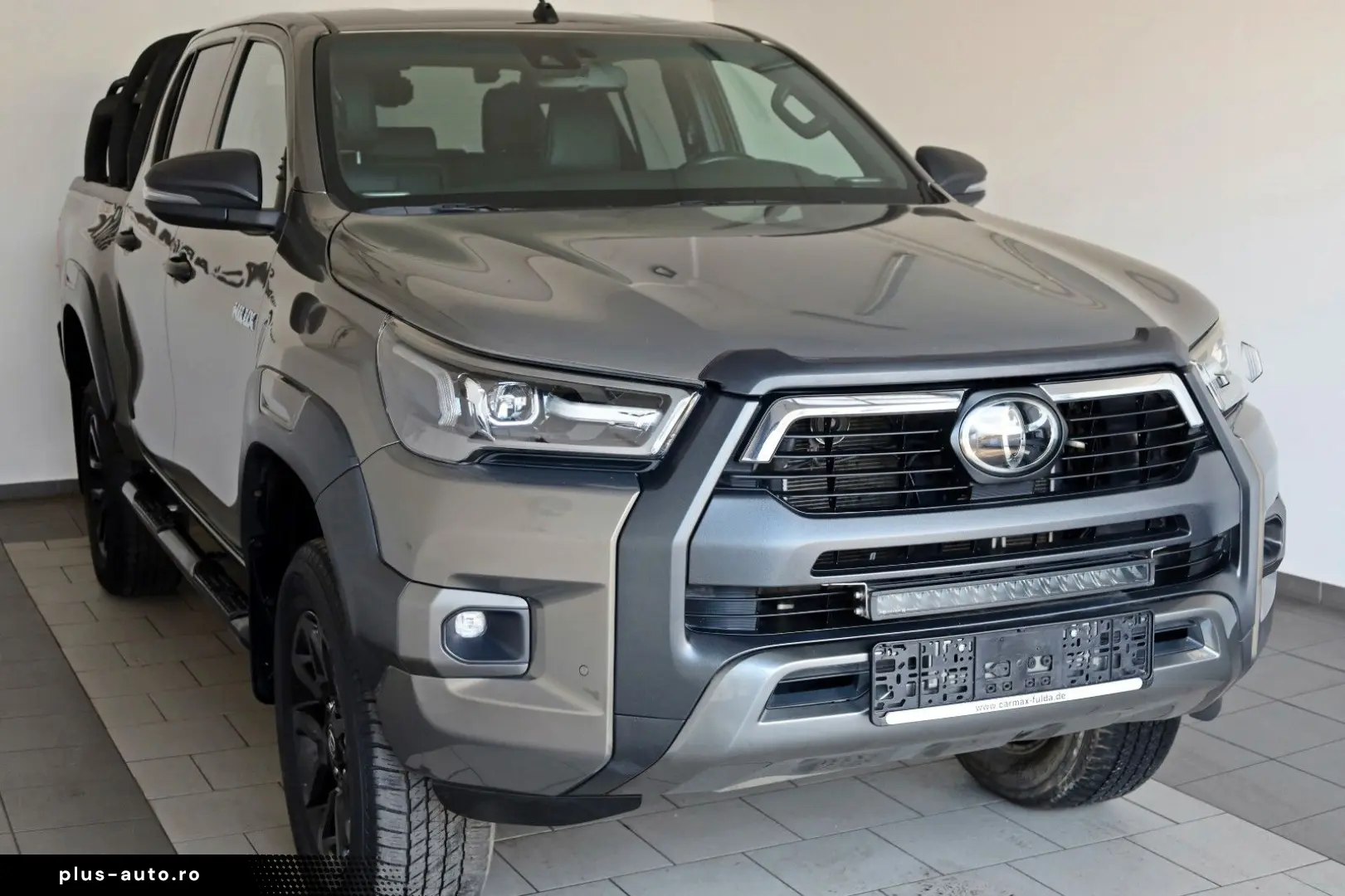 TOYOTA Hilux 2.8 D-4D Invincible 4x4