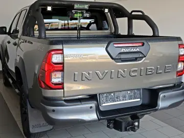 TOYOTA Hilux 2.8 D-4D Invincible 4x4