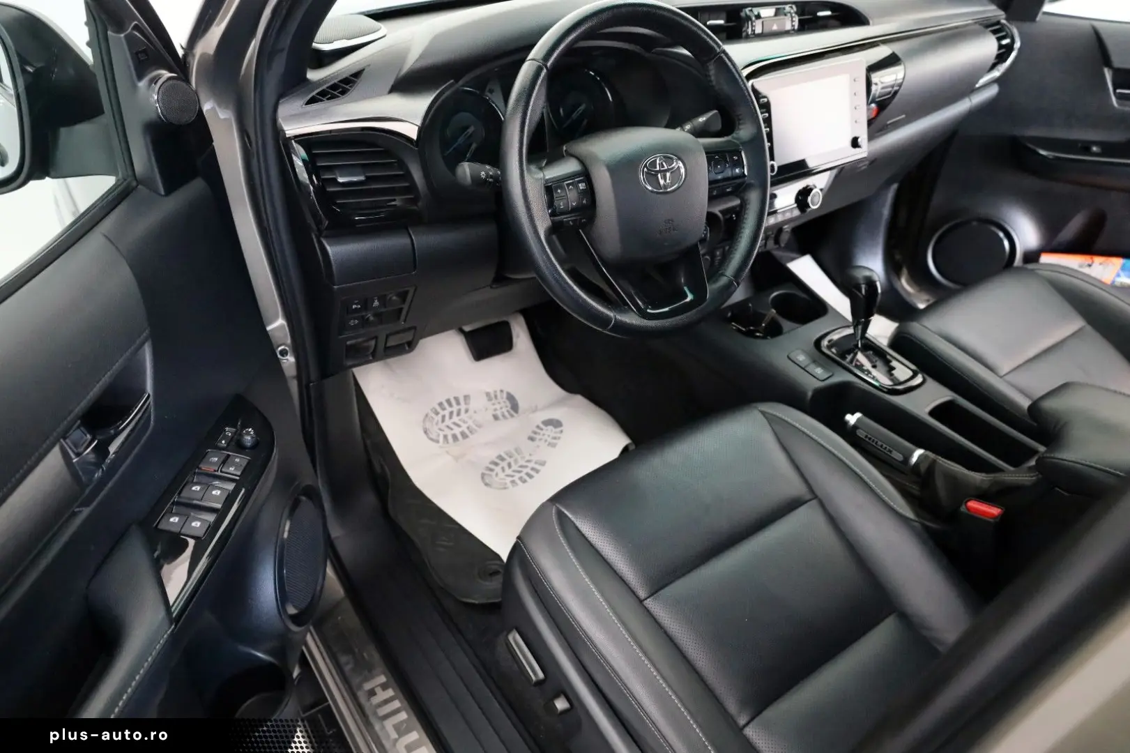 TOYOTA Hilux 2.8 D-4D Invincible 4x4