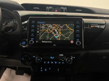 TOYOTA Hilux 2.8 D-4D Invincible 4x4