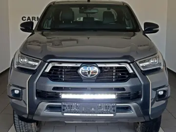 TOYOTA Hilux 2.8 D-4D Invincible 4x4