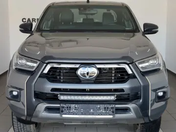 TOYOTA Hilux 2.8 D-4D Invincible 4x4
