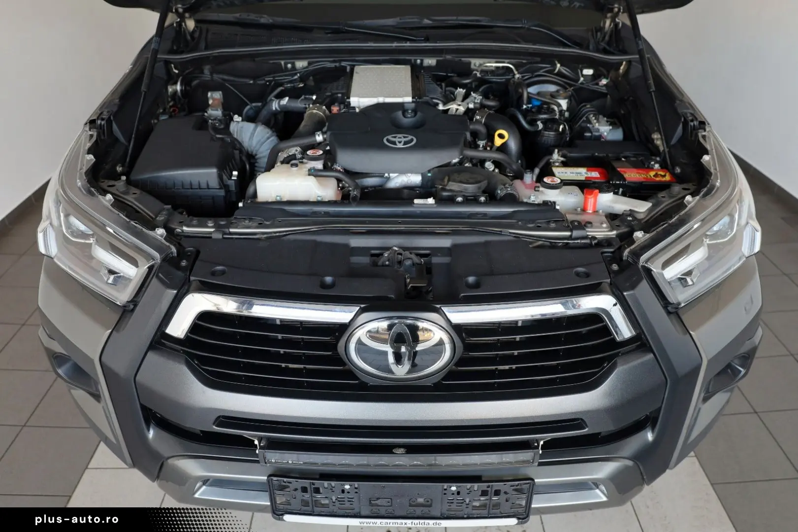 TOYOTA Hilux 2.8 D-4D Invincible 4x4