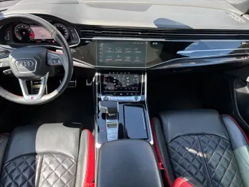 AUDI SQ8 4.0 TFSI quattro AHK Pano Carbon Nachtsicht