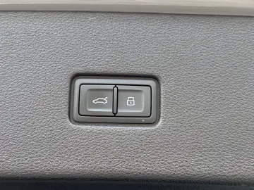 AUDI SQ8 4.0 TFSI quattro AHK Pano Carbon Nachtsicht