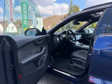 AUDI RSQ8 4.0 TFSI quattro HD Matrix ACC AHK B&O Pano