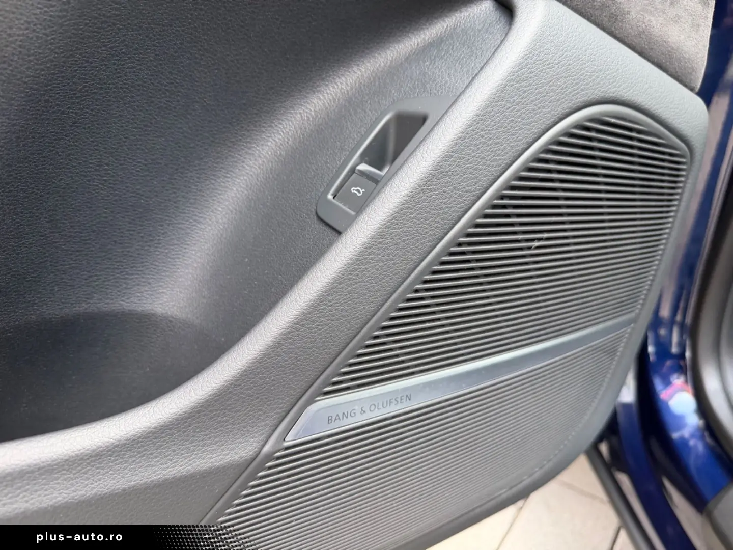 AUDI RSQ8 4.0 TFSI quattro HD Matrix ACC AHK B&O Pano