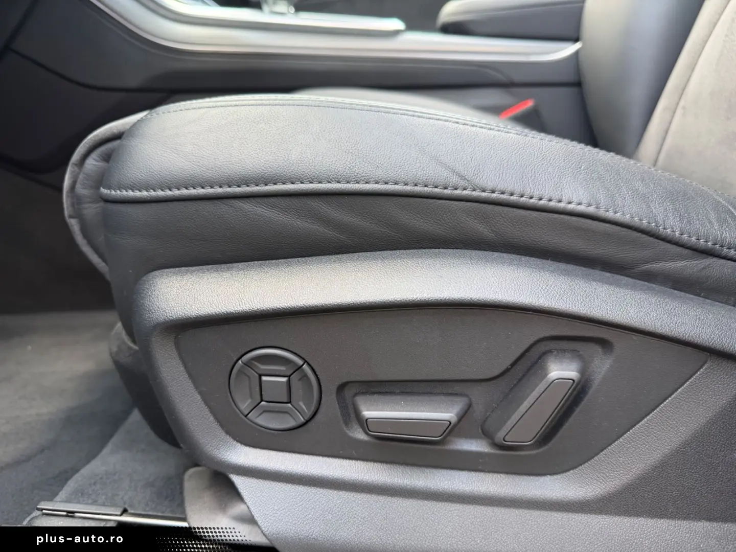 AUDI RSQ8 4.0 TFSI quattro HD Matrix ACC AHK B&O Pano