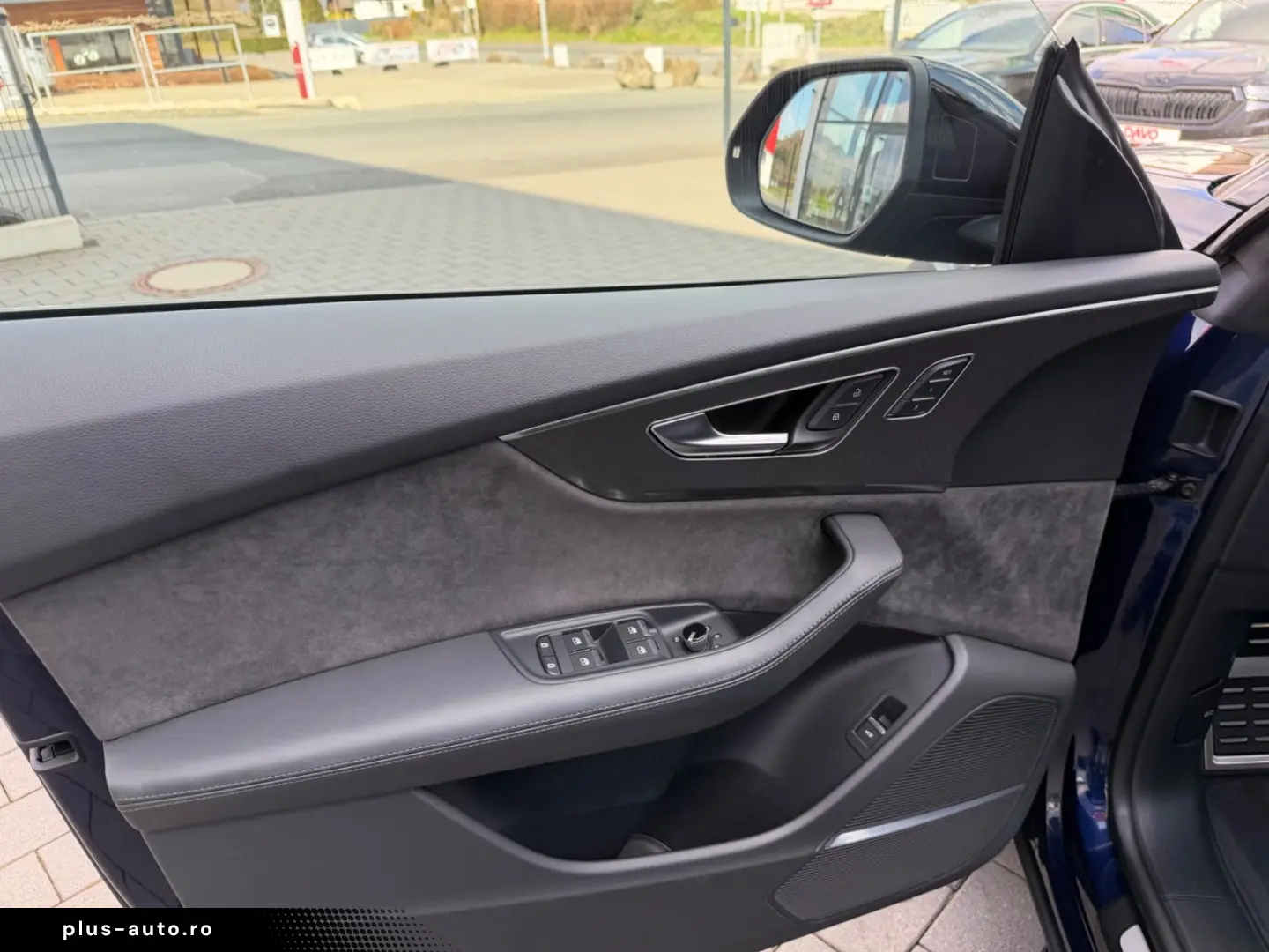AUDI RSQ8 4.0 TFSI quattro HD Matrix ACC AHK B&O Pano