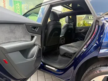 AUDI RSQ8 4.0 TFSI quattro HD Matrix ACC AHK B&O Pano